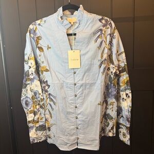 Entro
Womens Floral Blue long sleeve Shirt with a a stylish
Collar.